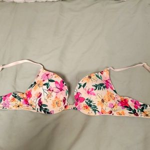 VS PINK Wear Everywhere Push-up bra 32A Floral